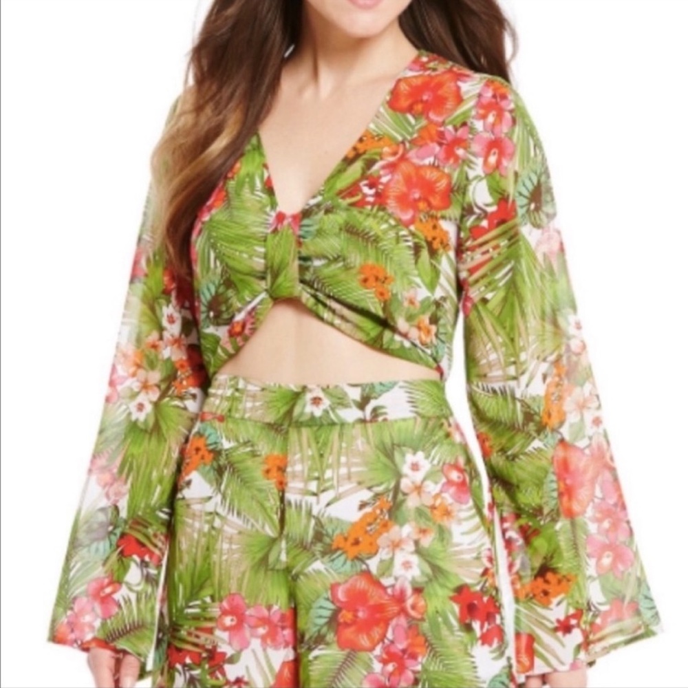 Gianni Bini | Floral Crop Top Resort Wear
